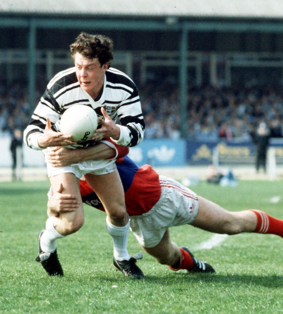 GARY SCHOFIELD
ACTION
HULL FC
RUGBY LEAGUE
1986